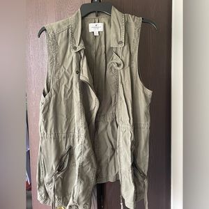 American Eagle Green Cargo Vest Large